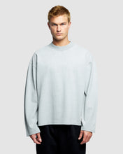 Load image into Gallery viewer, APRÈS LONG SLEEVE T-SHIRT - POWDER GREY
